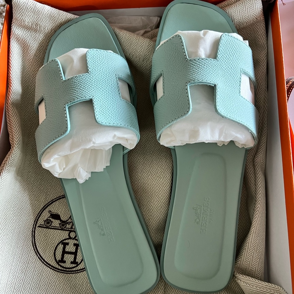 SOLD BNIB Hermes Oran Sandals Vert Embrun size 37